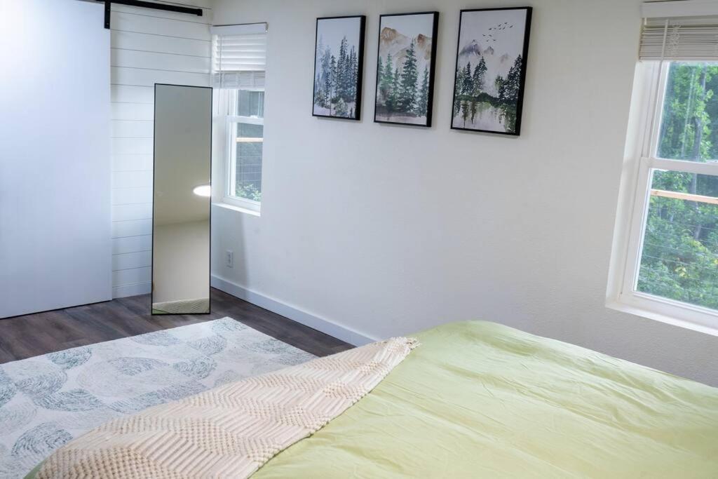 Modern Mountain - Spectacular Views At 3100 Ft Holiday home *